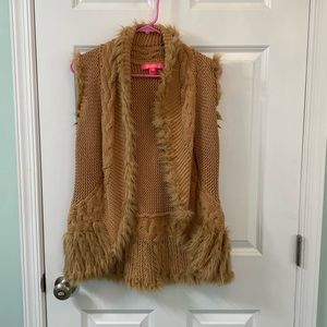 Lilly Pulitzer cable knit vest with fur